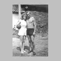 015-0044 Gerda Gudde mit Walter Trosiner um 1943 .jpg
